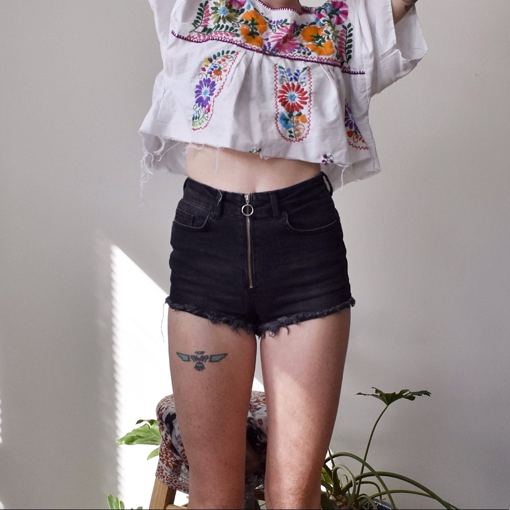 90s styles zip up high rise shorts
